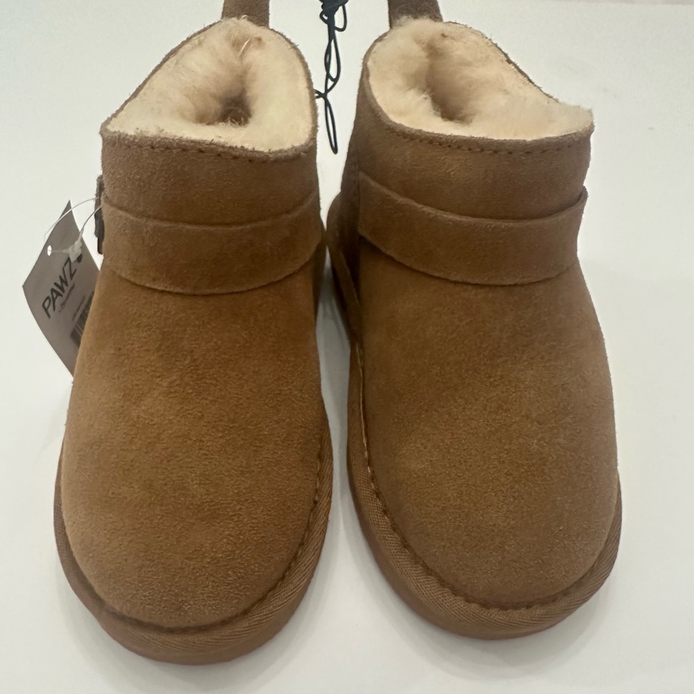 Pawz by Bearpaw Girls Youth Amy Suede Boot, Size 10 NWT's